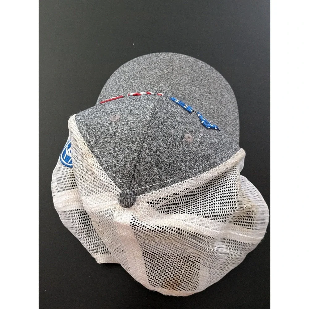 Ariat Flag Logo Mesh Back Trucker Hat Gray White‎ OSFM